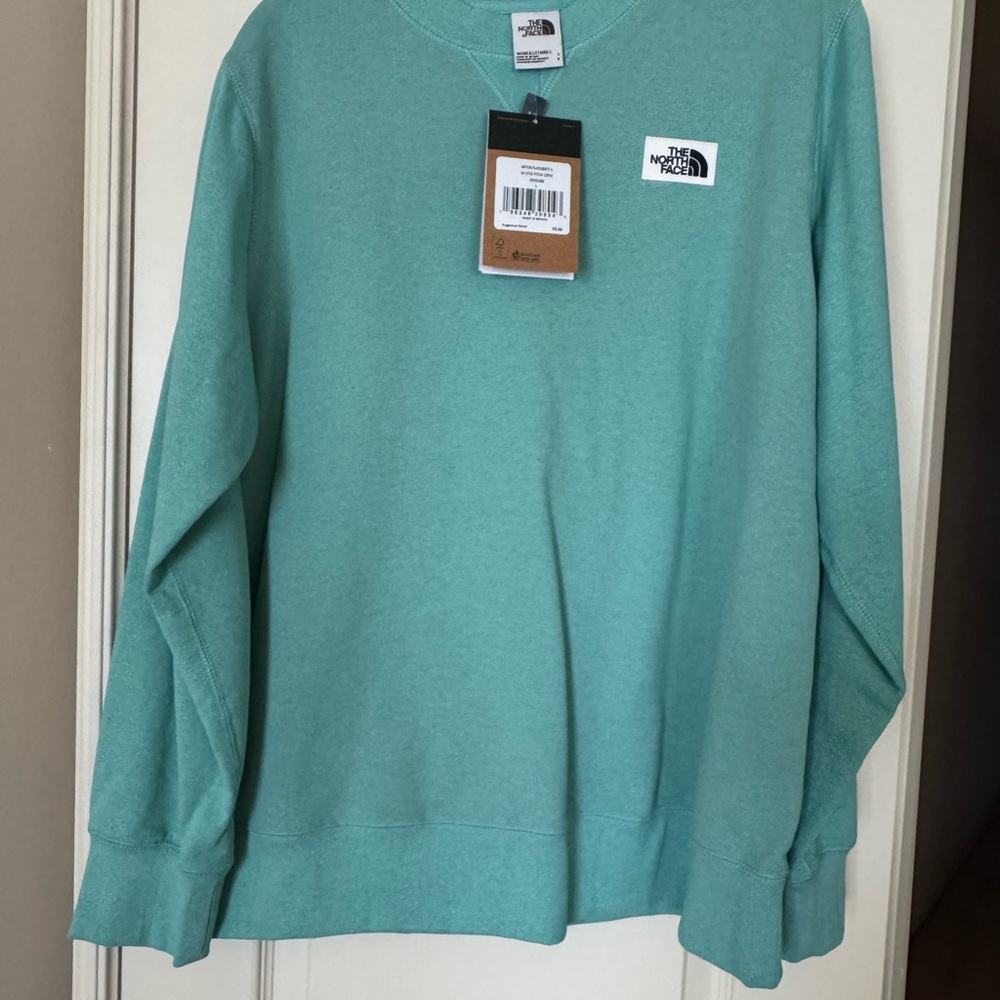 NEW never worn..The North Face Pullover